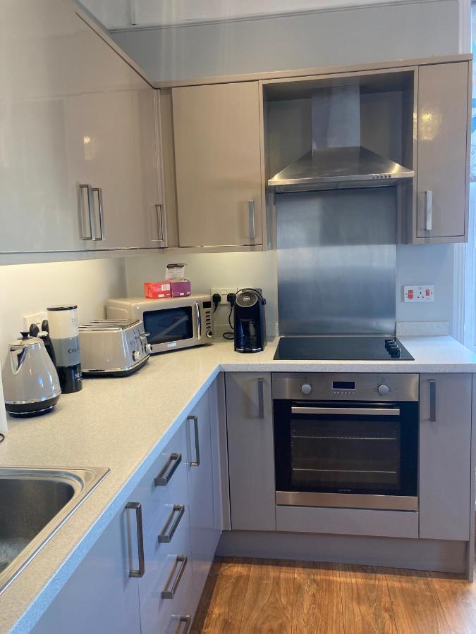 Stylish Flat In Yeovil Somerset Exterior photo